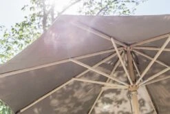 Brafab Reggio Sonnenschirm Ø300 Cm, Taupe -Hay || Brafab || Fatboy Verkäufe brafab reggio holzsonnenschirm 3m 10