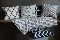 Ikat Sema Kissen 40x60 Cm Im Freien Nutzbar, Blau / Off-white -Hay || Brafab || Fatboy Verkäufe chhatwal jonsson ikat sema kissenbezug 50x50cm blau weiss 2