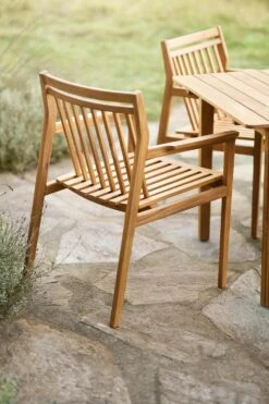 M3 Sammen Esstisch Im Freien Nutzbar Teakholz, 104.5 Cm -Hay || Brafab || Fatboy Verkäufe fdb mbler esstisch im freien nutzbar teakholz 4