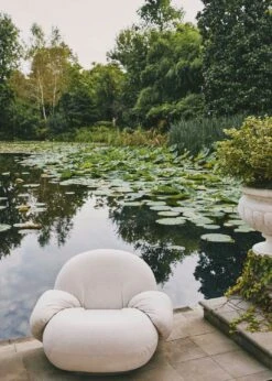 Gubi Pacha Outdoor Loungesessel Mit Armlehne, Limonta Lorkey 40, Moosgrüner Fuß 7 Gubi Pacha Outdoor Loungesessel Mit Armlehne, Limonta Lorkey 40, Moosgrüner Fuß -Hay || Brafab || Fatboy Verkäufe gubi pacha outdoor lounge chair w arm swivel libera003 8