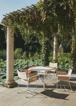 Gubi Tropique Esszimmerstuhl, Classic White Semi Matt / Udine 12 8 Gubi Tropique Esszimmerstuhl, Classic White Semi Matt / Udine 12 -Hay || Brafab || Fatboy Verkäufe gubi tropique dining chair black limonta udine 06 10