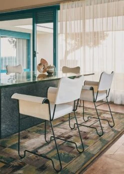 Gubi Tropique Esszimmerstuhl, Classic Black / Udine 06 11 Gubi Tropique Esszimmerstuhl, Classic Black / Udine 06 -Hay || Brafab || Fatboy Verkäufe gubi tropique dining chair black limonta udine 06 5