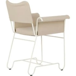 Gubi Tropique Esszimmerstuhl, Classic White Semi Matt / Udine 12 7 Gubi Tropique Esszimmerstuhl, Classic White Semi Matt / Udine 12 -Hay || Brafab || Fatboy Verkäufe gubi tropique dining chair black limonta udine 06 9