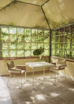 Gubi Tropique Esszimmerstuhl Mit Fransen, Classic White Semi Matt / Udine 12 10 Gubi Tropique Esszimmerstuhl Mit Fransen, Classic White Semi Matt / Udine 12 -Hay || Brafab || Fatboy Verkäufe gubi tropique dining chair fringe black limonta udine06 8