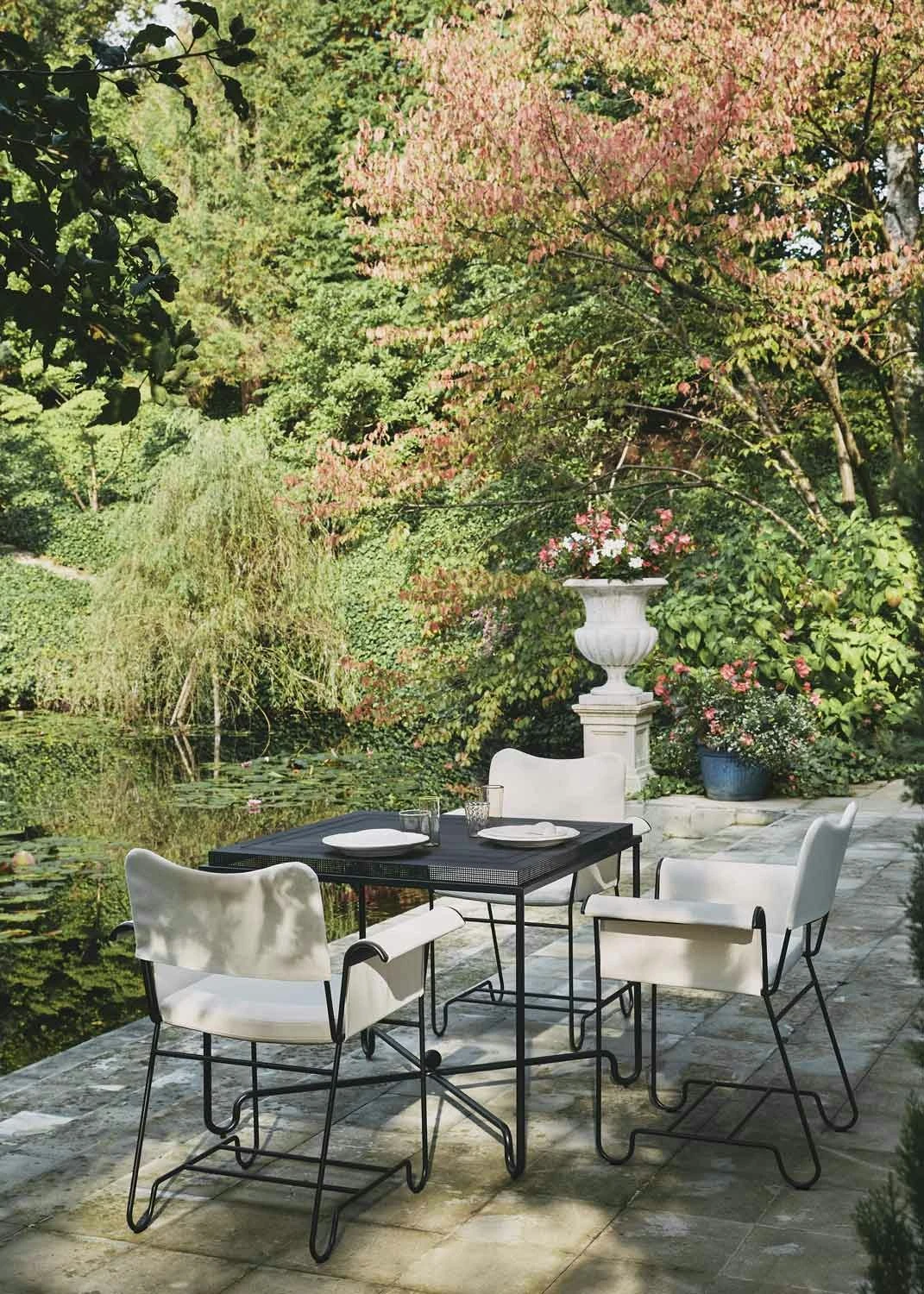 Gubi Tropique Esstisch 90x90 Cm, Schwarz 4 Gubi Tropique Esstisch 90x90 Cm, Schwarz – Bild 4