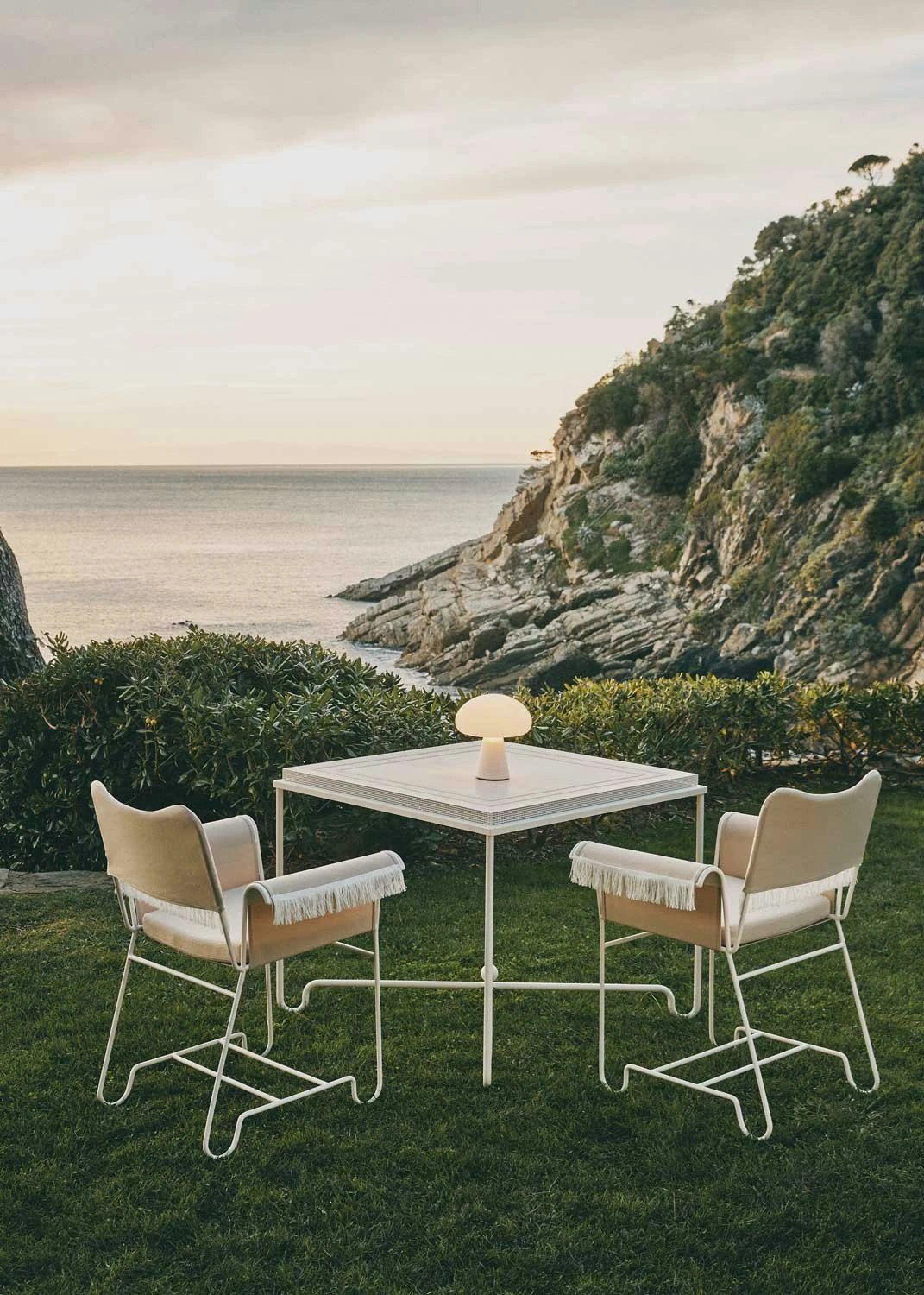 Gubi Tropique Esstisch 90x90 Cm, Weiß 6 Gubi Tropique Esstisch 90x90 Cm, Weiß – Bild 6