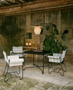 Gubi Tropique Esszimmerstuhl Mit Fransen, Classic Black / Leslie 06 5 Gubi Tropique Esszimmerstuhl Mit Fransen, Classic Black / Leslie 06 -Hay || Brafab || Fatboy Verkäufe gubi tropique esszimmerstuhl mit fransen 9