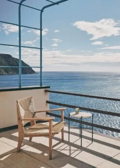 Gubi TS Outdoor Beistelltisch Ø40x51 Cm, Schwarz/Weiß Travertin -Hay || Brafab || Fatboy Verkäufe gubi ts outdoor side table 40 black white travertine 3