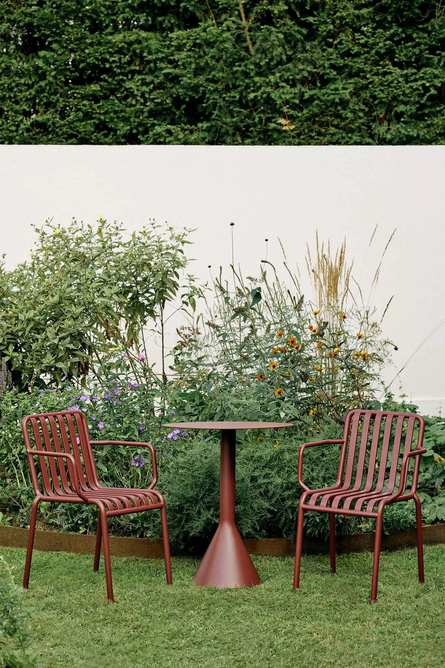 Hay Palissade Cone Tisch Ø70 Cm, Iron Red 2 Hay Palissade Cone Tisch Ø70 Cm, Iron Red – Bild 2