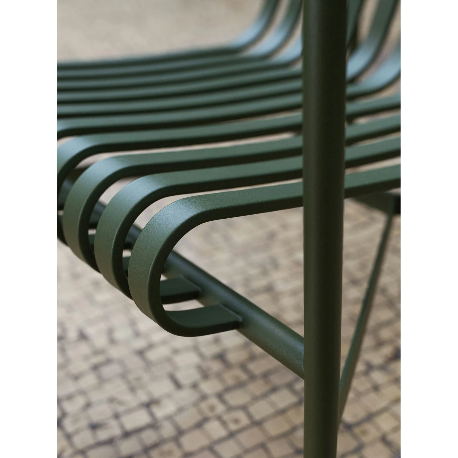 Hay Palissade Dining Lehnstuhl, Anthrazit 2 Hay Palissade Dining Lehnstuhl, Anthrazit – Bild 2