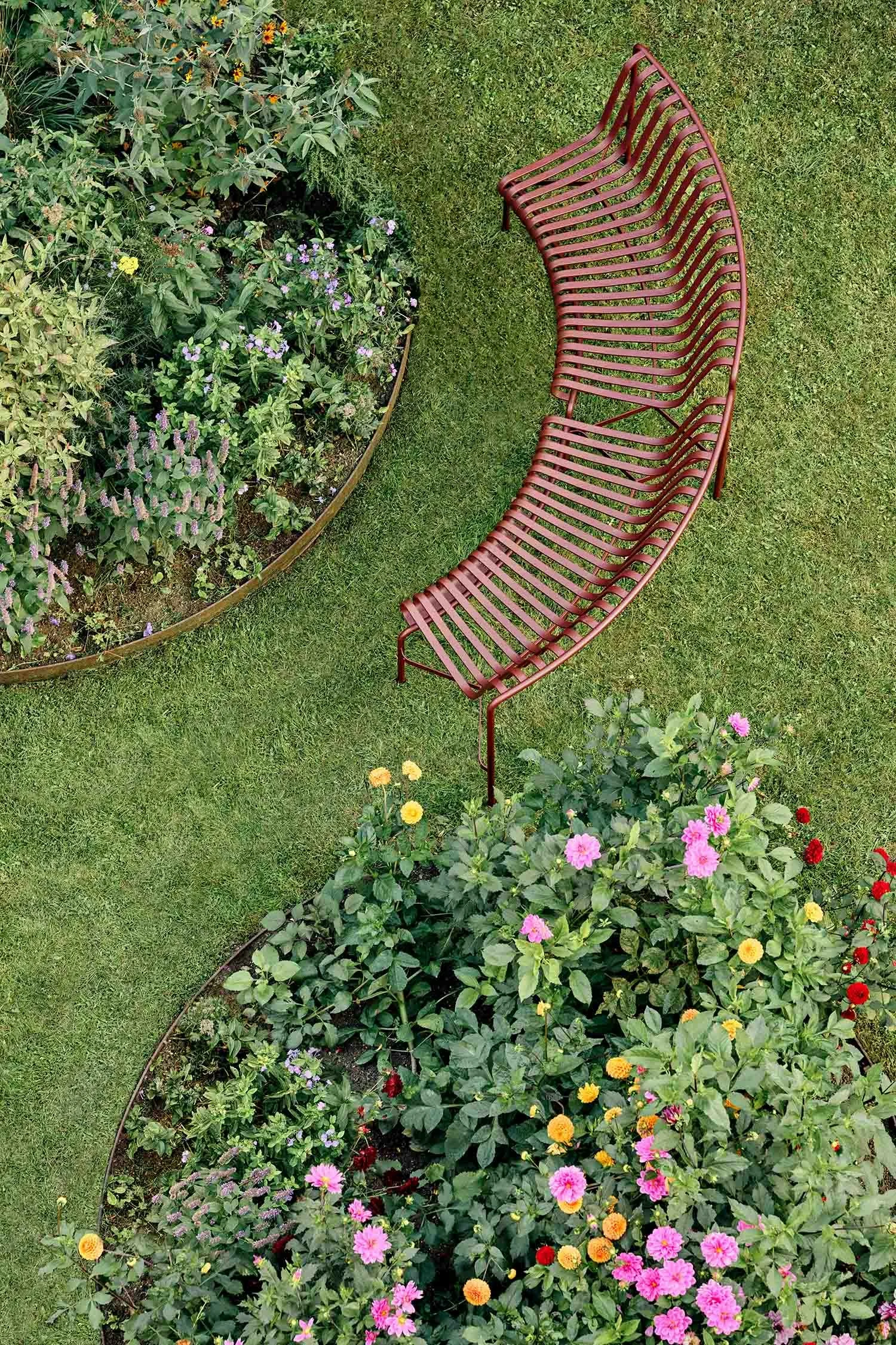 Hay Palissade Parkbank Mit Rückenlehne Add-on In, Iron Red 2 Hay Palissade Parkbank Mit Rückenlehne Add-on In, Iron Red – Bild 2