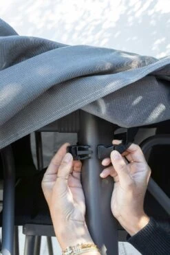 Lafuma Oron Möbelabdeckung Anthrazit, L 8 Lafuma Oron Möbelabdeckung Anthrazit, L -Hay || Brafab || Fatboy Verkäufe lafuma table protection cover oron l 4