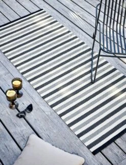 Teo Teppich Warmes Grau / Charcoal / Vanilla, 70x240 Cm -Hay || Brafab || Fatboy Verkäufe pappelina teo rug warm grey charcoal vanilla 2 2