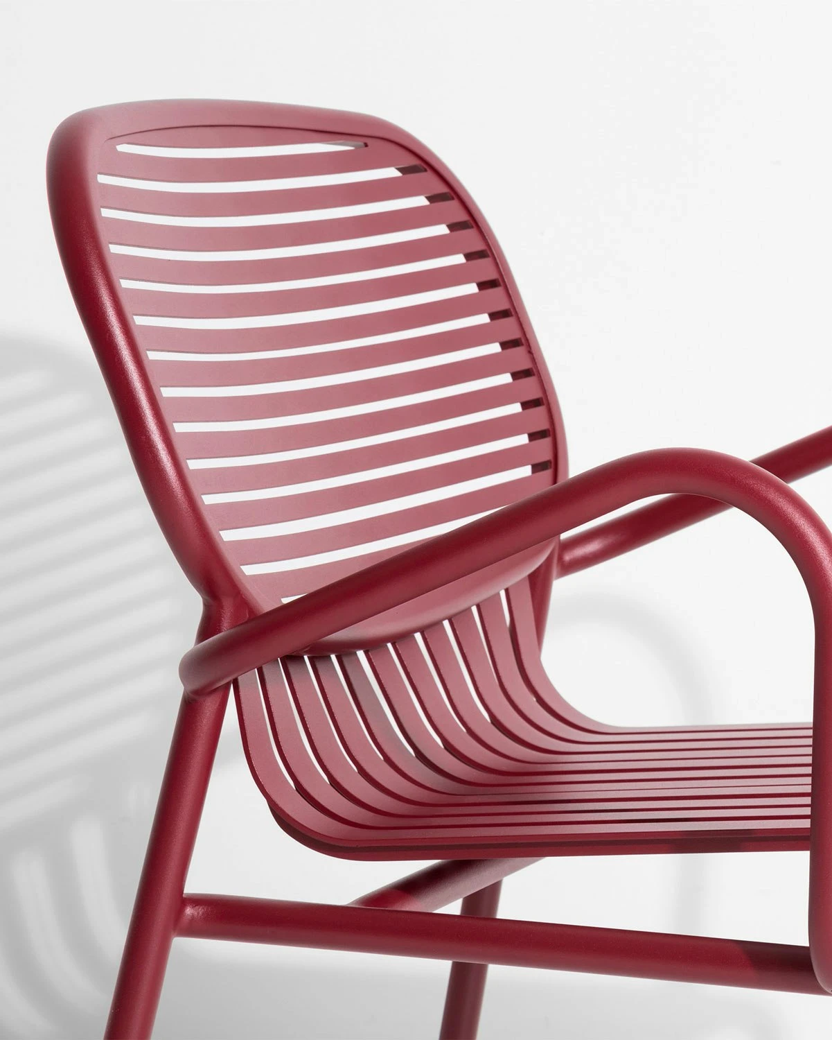 Week-End Lounge Stuhl, Burgunderrot 3 Week-End Lounge Stuhl, Burgunderrot – Bild 3